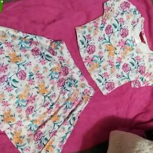 4/5 (xs) high fashion crop top & skirt floral set